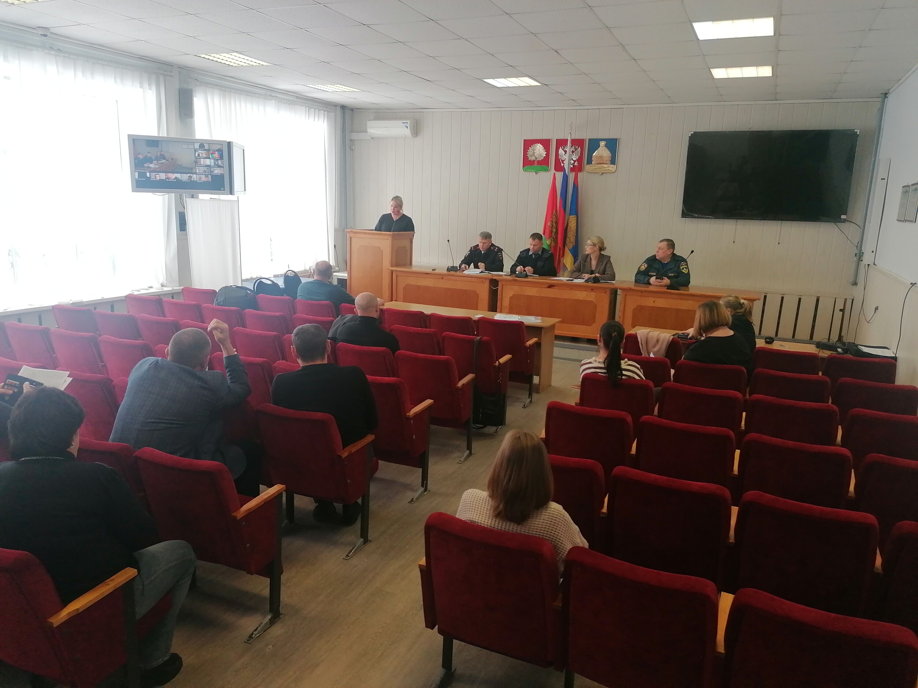 В Усманском муниципальном округе 13 февраля 2026г прошло заседание антитеррористической комиссии совместно с оперативной группой. В Усманском муниципальном округе 13 февраля 2026г прошло заседание антитеррористической комиссии совместно с оперативной группой.
